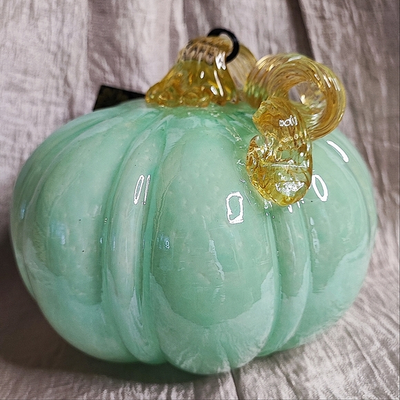 Christian Siriano Art Glass Spun Gold Stalk Pumpkin Fall Green Jadeite Gold NWT - Picture 3 of 14